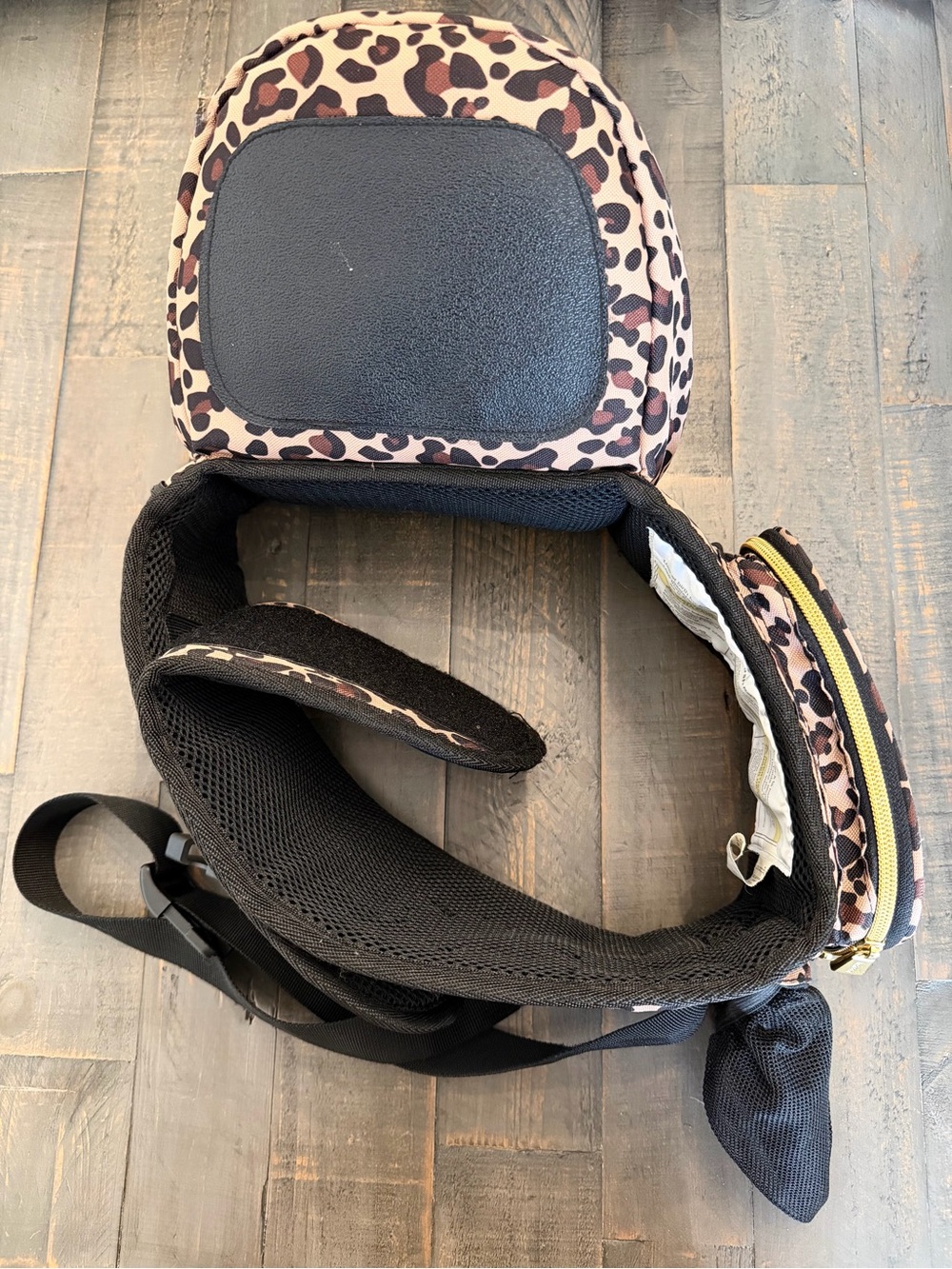 TushBaby OS Baby Hip Seat Carrier Ergonomic Storage Leopard - Picture 5 of 9